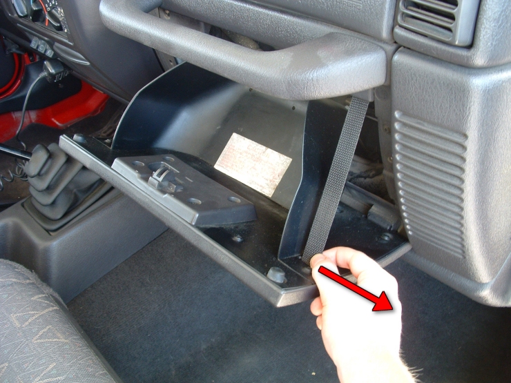 2008 Jeep wrangler glove box #3